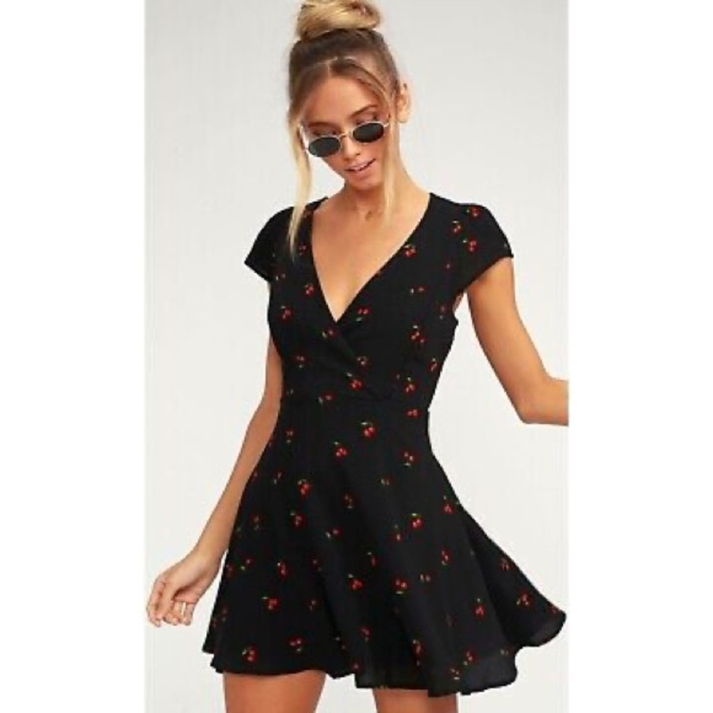Lulus Black Cherry Print Deep V Mini Dress Size M